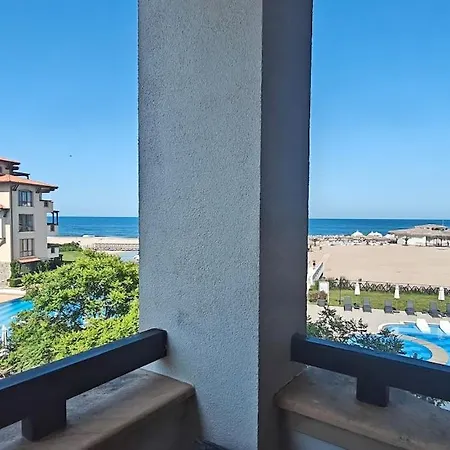 Oasis Sea&beach Deluxe شقة